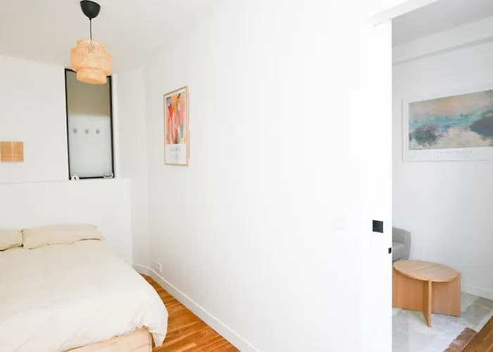 We Parisian The Marais Cozy Home