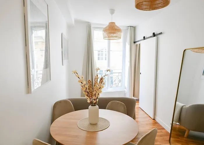 We Parisian The Marais Cozy Home